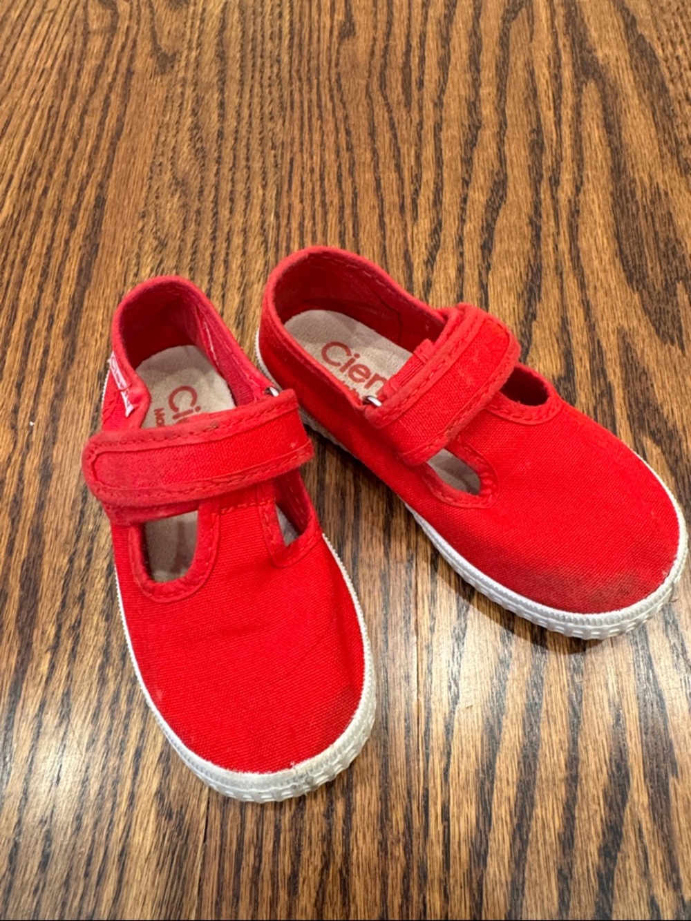 Red Cienta kids toddler Velcro shoes